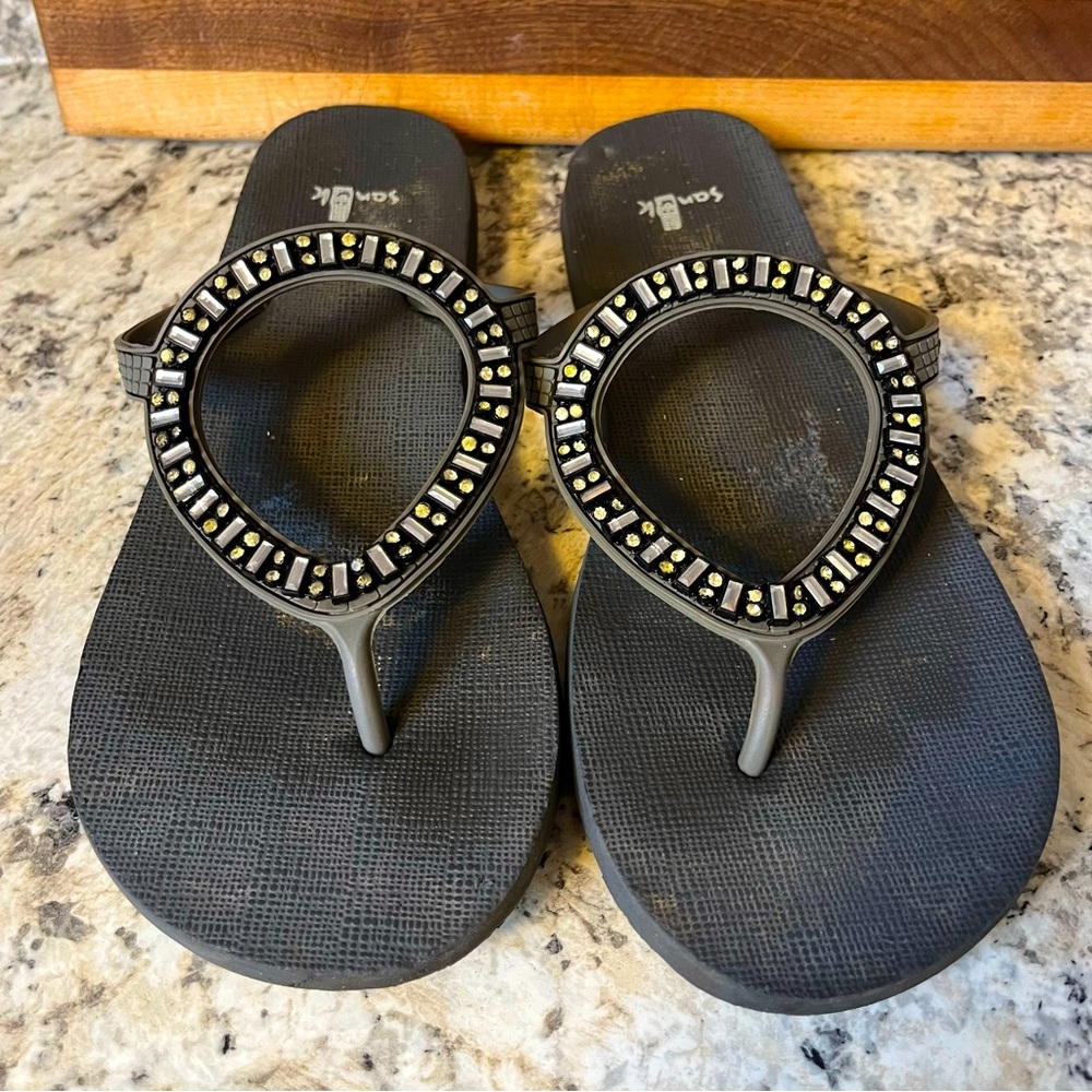 Sanuk flip flops